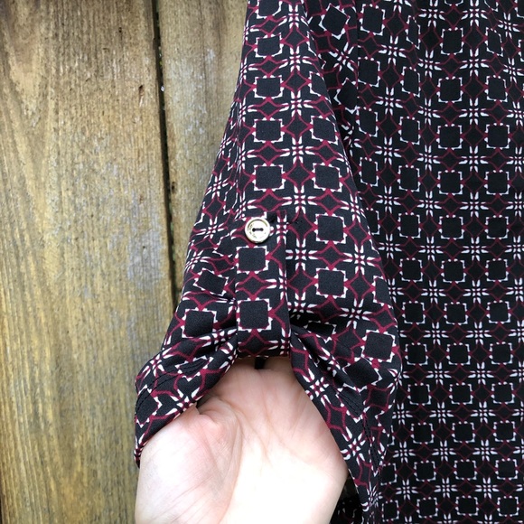 Sale! Short Sleeve Black & Red Pattern Top - Picture 5 of 8